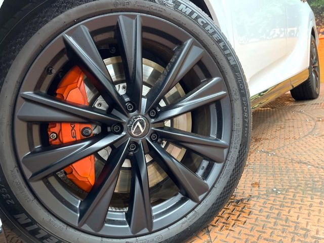 �y����21�C���`�A���~�z�C�[���z�O�ςɃ}�b�`���������A���~�z�C�[���𑕒����Ă���܂��B�e��ЊO�A���~�z�C�[����A�X�^�b�h���X�^�C�����戵�����Ă���܂��B���񂲑��k����������