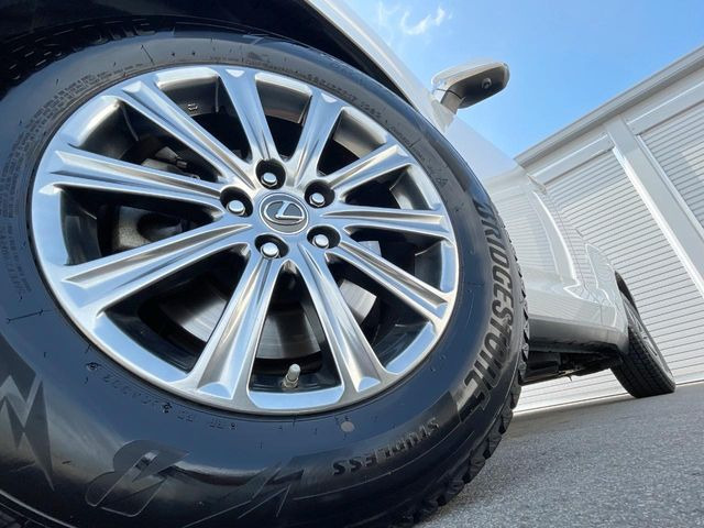 �y����17�C���`�A���~�z�C�[���z�O�ςɃ}�b�`���������A���~�z�C�[���𑕒����Ă���܂��B�e��ЊO�A���~�z�C�[����A�X�^�b�h���X�^�C�����戵�����Ă���܂��B���񂲑��k����������