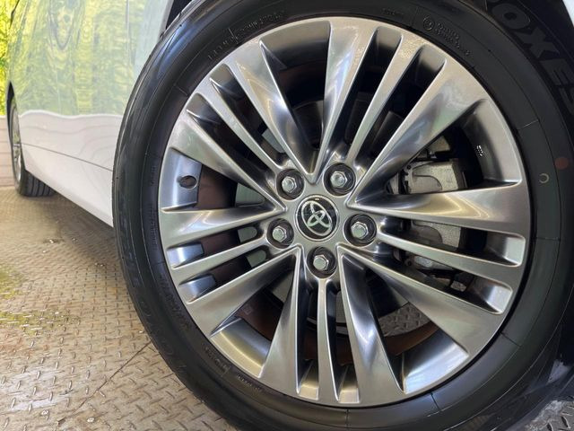�y����18�C���`�A���~�z�C�[���z�O�ςɃ}�b�`���������A���~�z�C�[���𑕒����Ă���܂��B�e��ЊO�A���~�z�C�[����A�X�^�b�h���X�^�C�����戵�����Ă���܂��B���񂲑��k����������