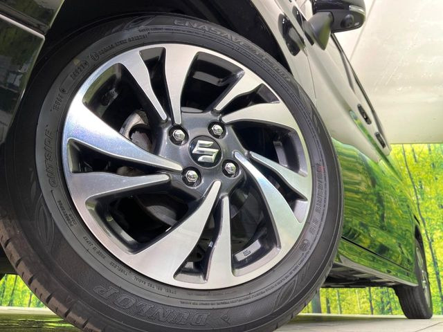 �y����15�C���`�A���~�z�C�[���z�O�ςɃ}�b�`���������A���~�z�C�[���𑕒����Ă���܂��B�e��ЊO�A���~�z�C�[����A�X�^�b�h���X�^�C�����戵�����Ă���܂��B���񂲑��k����������