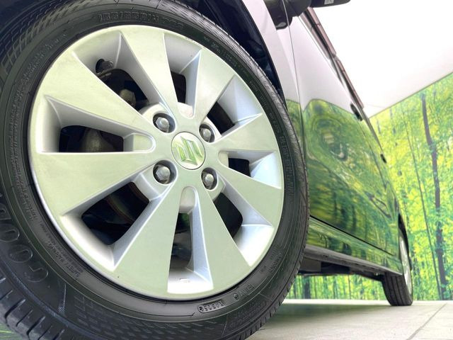 �y����14�C���`�A���~�z�C�[���z�O�ςɃ}�b�`���������A���~�z�C�[���𑕒����Ă���܂��B�e��ЊO�A���~�z�C�[����A�X�^�b�h���X�^�C�����戵�����Ă���܂��B���񂲑��k����������