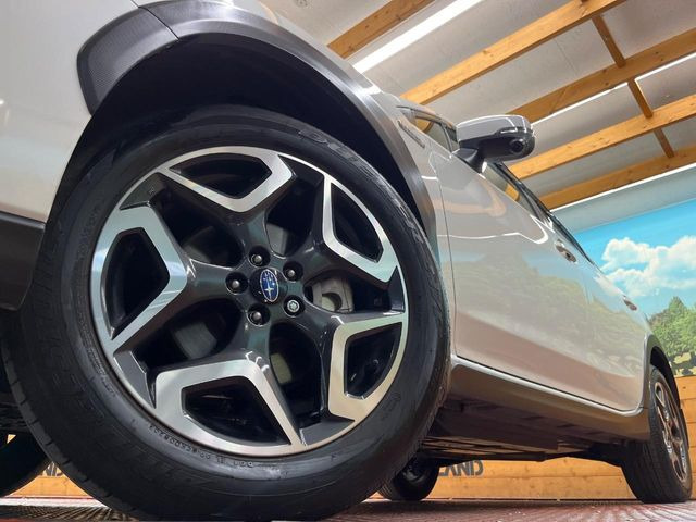 �y����18�C���`�A���~�z�C�[���z�O�ςɃ}�b�`���������A���~�z�C�[���𑕒����Ă���܂��B�e��ЊO�A���~�z�C�[����A�X�^�b�h���X�^�C�����戵�����Ă���܂��B���񂲑��k����������