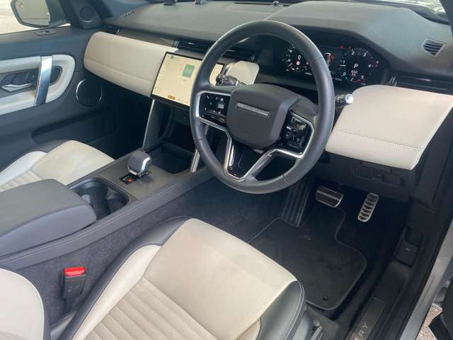 ディスカバリースポーツダイナミック SE 2.0L D200 5+2シート ディーゼル 4WD