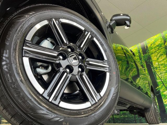 �y����16�C���`�A���~�z�C�[���z�O�ςɃ}�b�`���������A���~�z�C�[���𑕒����Ă���܂��B�e��ЊO�A���~�z�C�[����A�X�^�b�h���X�^�C�����戵�����Ă���܂��B���񂲑��k����������