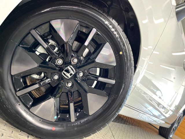 �y����16�C���`�A���~�z�C�[���z�O�ςɃ}�b�`���������A���~�z�C�[���𑕒����Ă���܂��B�e��ЊO�A���~�z�C�[����A�X�^�b�h���X�^�C�����戵�����Ă���܂��B���񂲑��k����������