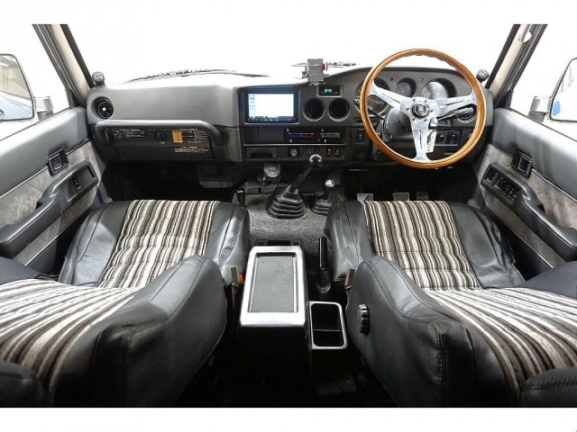 ランドクルーザー604.0 VX ハイルーフ ディーゼル 4WD