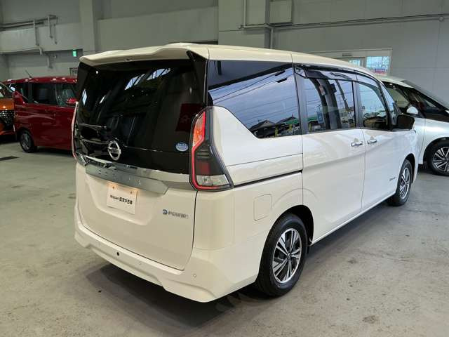 セレナ1.2 e-POWER XV