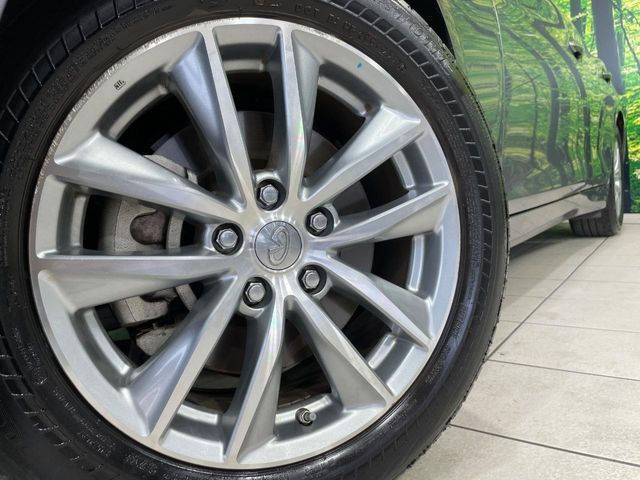 �y����17�C���`�A���~�z�C�[���z�O�ςɃ}�b�`���������A���~�z�C�[���𑕒����Ă���܂��B�e��ЊO�A���~�z�C�[����A�X�^�b�h���X�^�C�����戵�����Ă���܂��B���񂲑��k����������