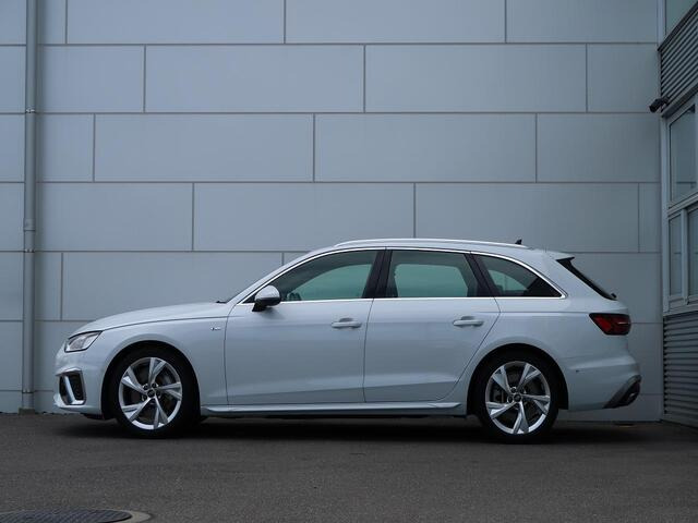 A4アバント45 TFSI クワトロ Sライン 4WD