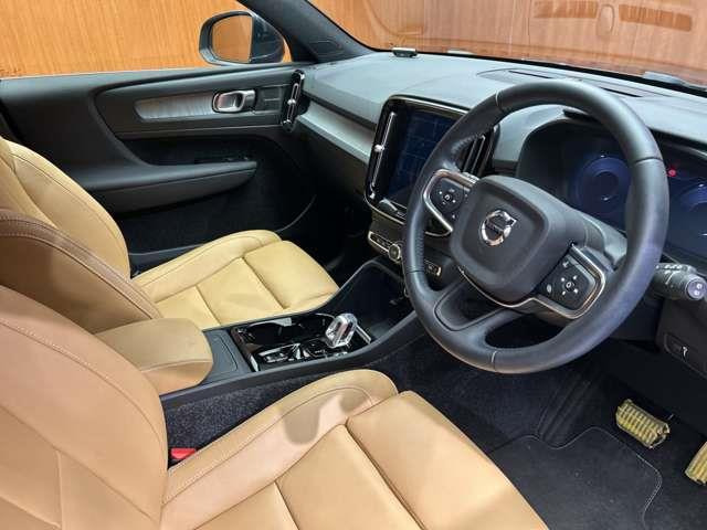 XC40B4 AWD インスクリプション 4WD