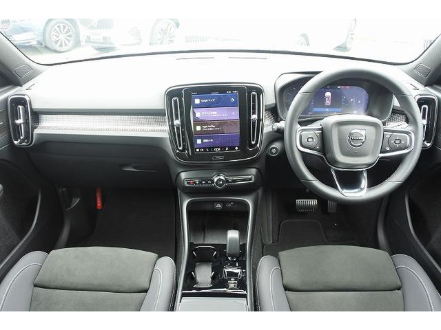XC40ウルトラ B4 AWD 4WD