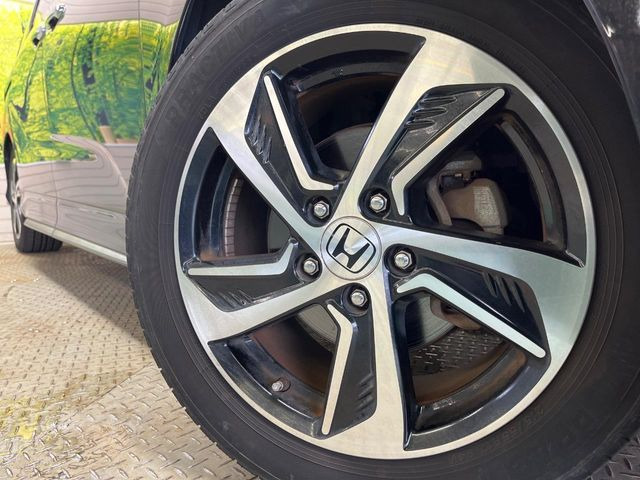�y����17�C���`�A���~�z�C�[���z�O�ςɃ}�b�`���������A���~�z�C�[���𑕒����Ă���܂��B�e��ЊO�A���~�z�C�[����A�X�^�b�h���X�^�C�����戵�����Ă���܂��B���񂲑��k����������