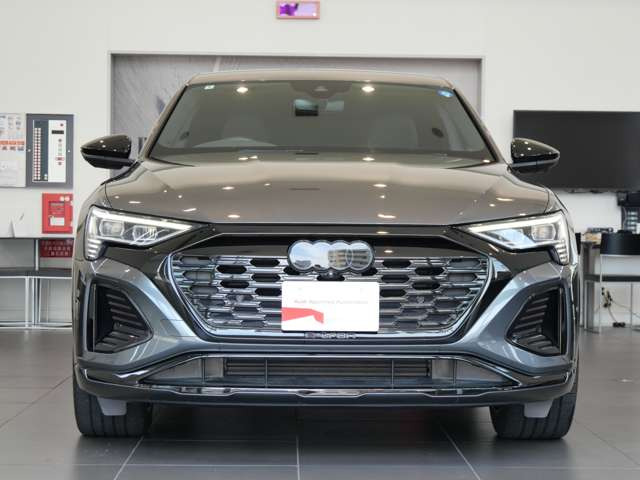 Q8スポーツバック e-tron55 クワトロ Sライン 4WD