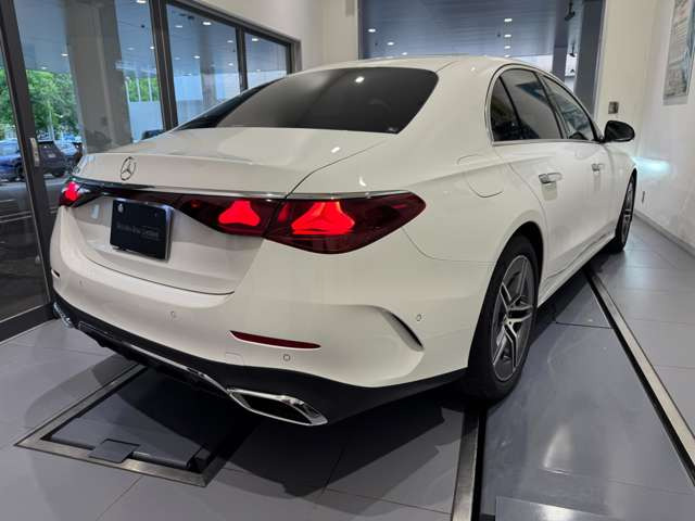 EクラスE220d アバンギャルド (ISG搭載モデル)