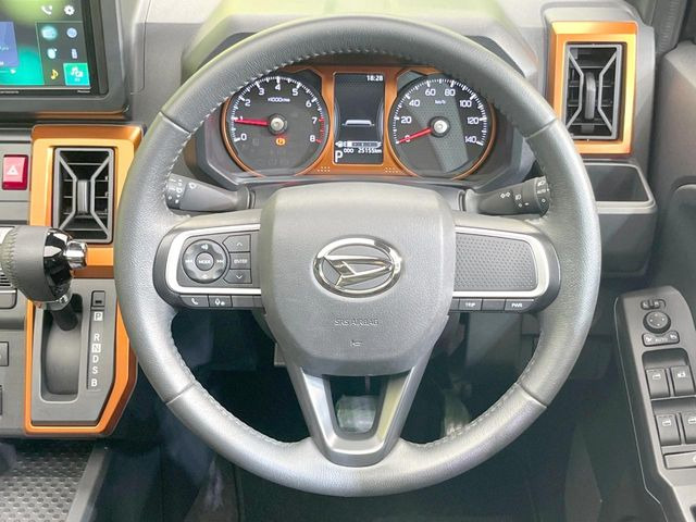 【純正革巻きステアリング】上質な革を使用することで、手にしっかり馴染みとても運転しやすいハンドルです♪