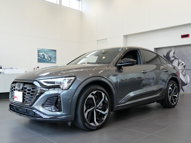 Q8スポーツバック e-tron55 クワトロ Sライン 4WD
