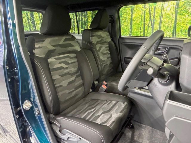 運転席シート廻りは使用感も少なく、良好な状態となっています。丁寧に使われていたことがよくわかりますね。