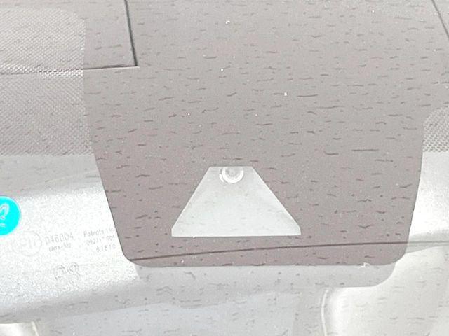 【トヨタセーフティセンス】走行中に前方の車両等を認識し、衝突しそうな時は警報とブレーキで衝突回避と被害軽減をアシスト。より安全にドライブをお楽しみいただけます。