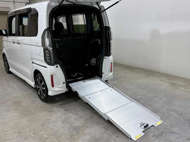 N-BOXカスタムG スロープ L ホンダセンシング 車いす専用装備装着車