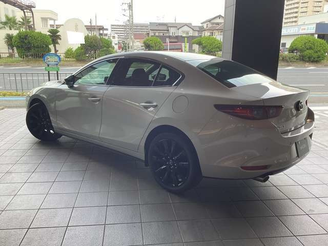 MAZDA3セダン