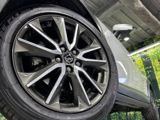 �y����18�C���`�A���~�z�C�[���z�O�ςɃ}�b�`���������A���~�z�C�[���𑕒����Ă���܂��B�e��ЊO�A���~�z�C�[����A�X�^�b�h���X�^�C�����戵�����Ă���܂��B���񂲑��k����������