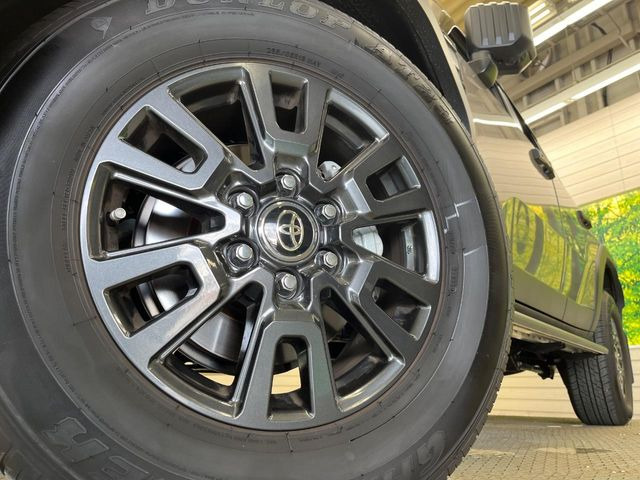 �y�����I�v�V����18�C���`�A���~�z�C�[���z�����I�v�V�����z�C�[���𑕒��B���s���\�̌���ɉ����A�O�ς����X�^�C���b�V���ɂȂ��Ă��܂��B