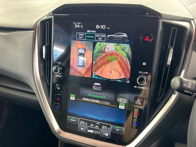 【マルチテレインモニター】車のフロントやサイドのカメラ画像を同時にモニター表示することで、悪路や狭い道を走行時でも周囲の状況確認ができ安心!本格SUVにうれしい装備です♪