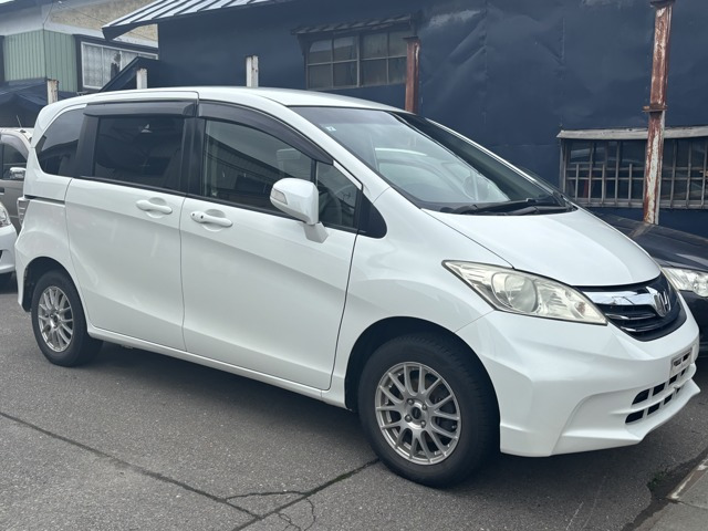 フリード1.5 G ジャストセレクション 4WD