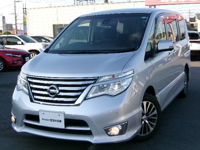 セレナ2.0 ハイウェイスター S-HYBRID チェアキャブスロープ車いす1名セカンド仕様