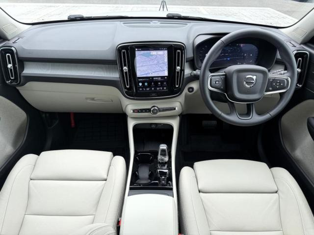 XC40ウルトラ B4 AWD 4WD