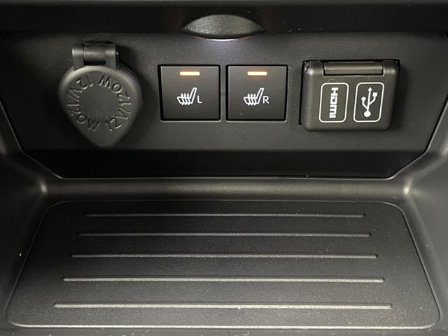 【シートヒーター】寒い日に重宝するシートヒーター!エアコンより早く温まってくれるので寒がりの人も安心ですね♪エアコンの温風は乾燥するから苦手、という方にもをおすすめです。