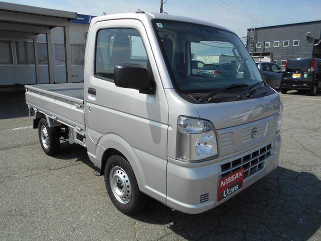 クリッパートラックDX セーフティパッケージ 4WD