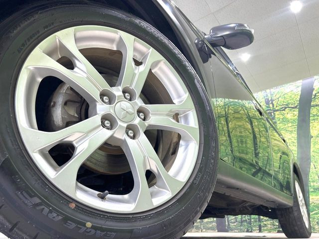 �y����18�C���`�A���~�z�C�[���z�O�ςɃ}�b�`���������A���~�z�C�[���𑕒����Ă���܂��B�e��ЊO�A���~�z�C�[����A�X�^�b�h���X�^�C�����戵�����Ă���܂��B���񂲑��k����������