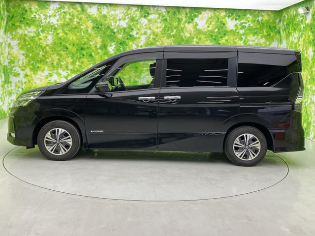セレナ1.2 e-POWER ハイウェイスターV