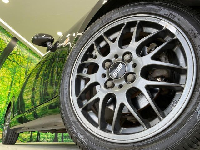 �y����15�C���`�A���~�z�C�[���z�O�ςɃ}�b�`���������A���~�z�C�[���𑕒����Ă���܂��B�e��ЊO�A���~�z�C�[����A�X�^�b�h���X�^�C�����戵�����Ă���܂��B���񂲑��k����������