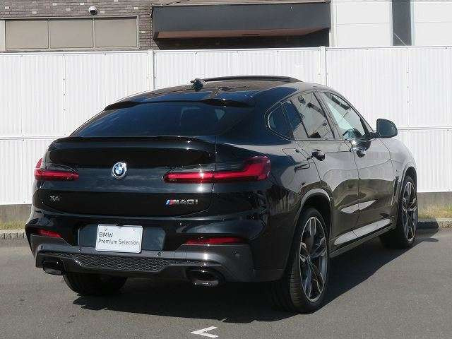 X4M40i 4WD