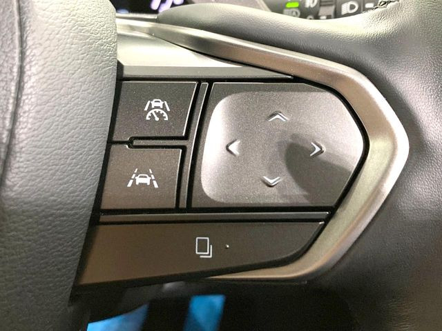 【レーダークルーズコントロール】高速道路での長距離走行が楽に!!自動で速度を保つクルーズコントロールが、衝突軽減システムと連携し、前方の車両を感知して車間を保つように速度調節してくれます!!
