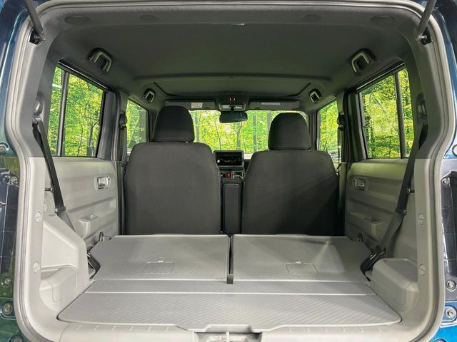 後席を格納すると、これだけの広さが!シーンに合わせたシートアレンジで、大きな荷物も積むことが出来ます♪