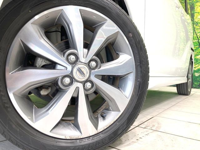 �y����14�C���`�A���~�z�C�[���z�O�ςɃ}�b�`���������A���~�z�C�[���𑕒����Ă���܂��B�e��ЊO�A���~�z�C�[����A�X�^�b�h���X�^�C�����戵�����Ă���܂��B���񂲑��k����������