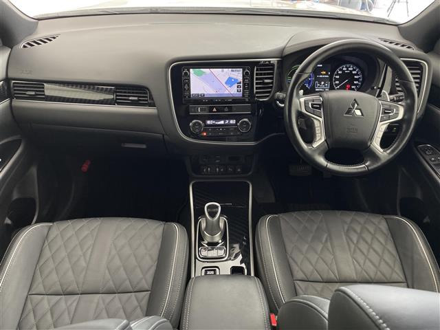 アウトランダーPHEV2.0 G プレミアムパッケージ 4WD