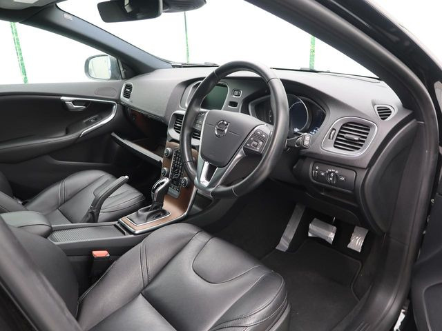V40D4 インスクリプション ディーゼル