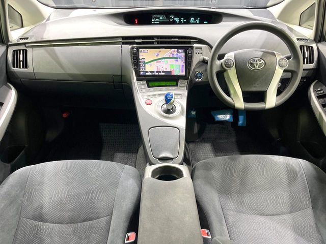 プリウス1.8 S