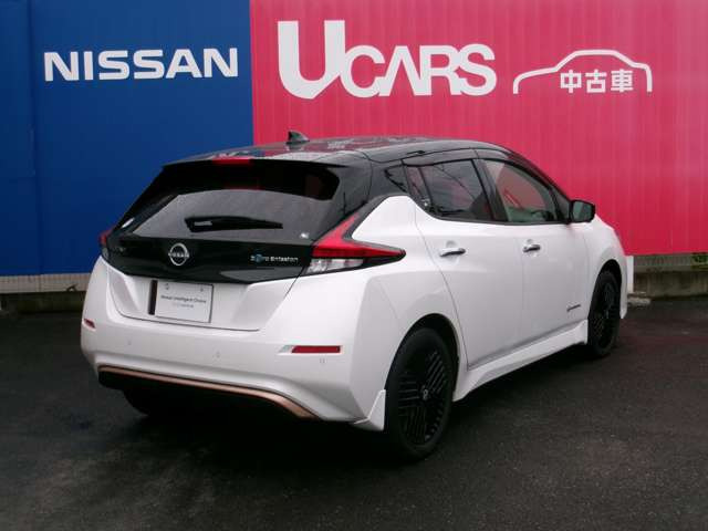 リーフe+ X 90周年記念車