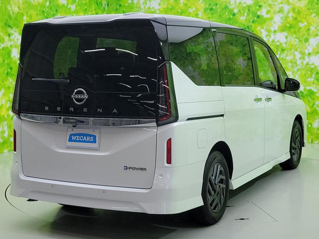 セレナ1.4 e-POWER ハイウェイスターV