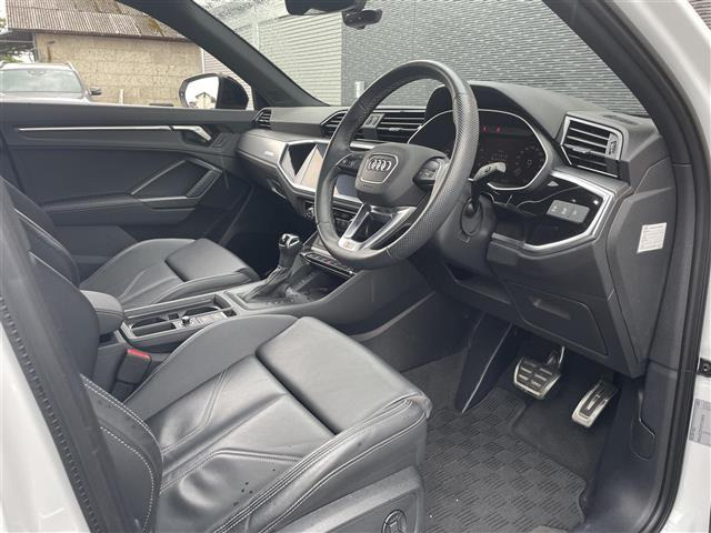 Q3スポーツバック35 TFSI Sライン