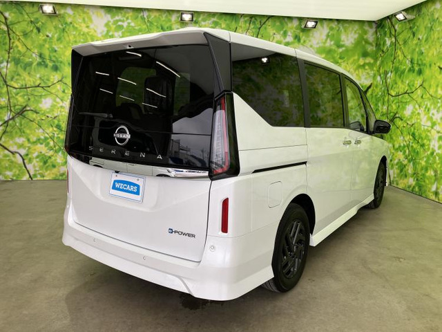セレナ1.4 e-POWER ハイウェイスターV