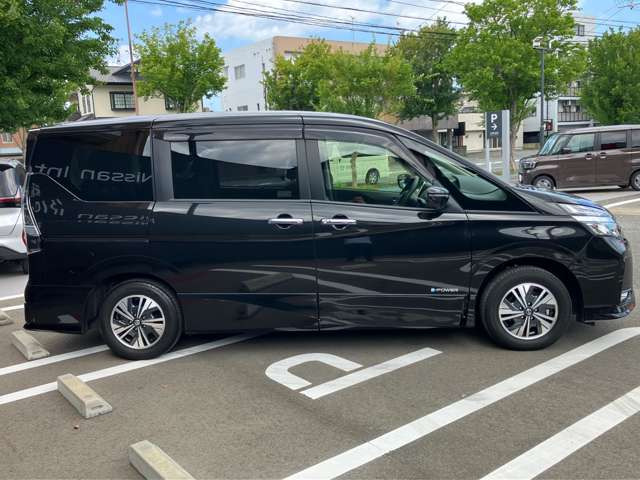 セレナ1.2 e-POWER ハイウェイスターV