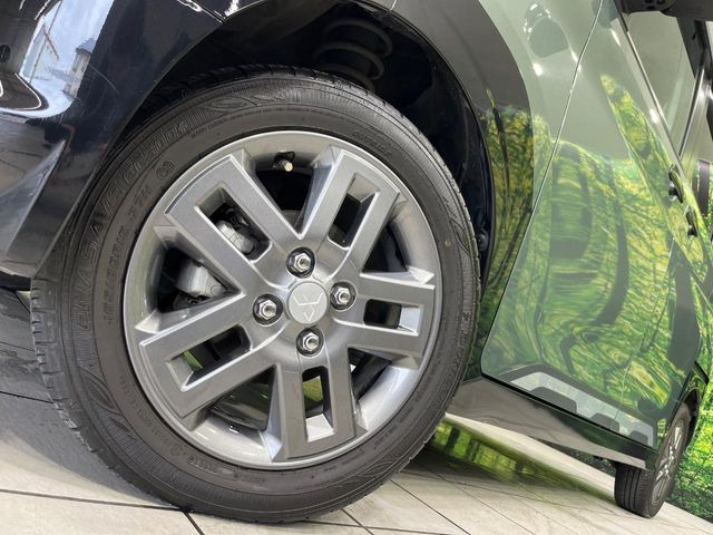 �y����15�C���`�A���~�z�C�[���z�O�ςɃ}�b�`���������A���~�z�C�[���𑕒����Ă���܂��B�e��ЊO�A���~�z�C�[����A�X�^�b�h���X�^�C�����戵�����Ă���܂��B���񂲑��k����������