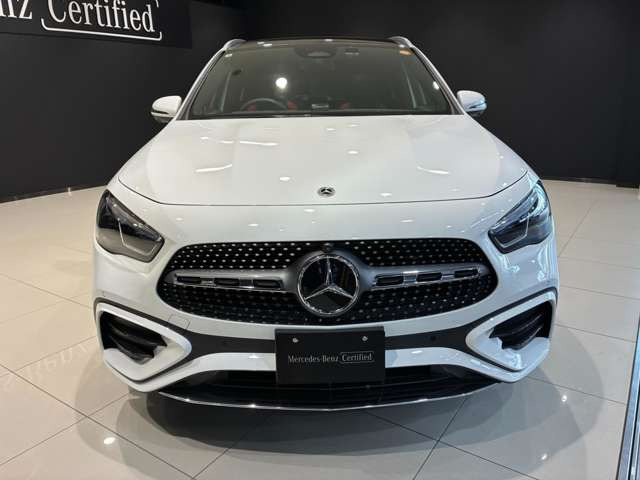 GLAクラスGLA200d 4マチック AMGラインパッケージ 4WD