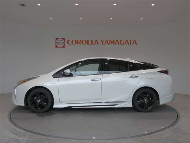 プリウス1.8 A ツーリングセレクション E-Four 4WD